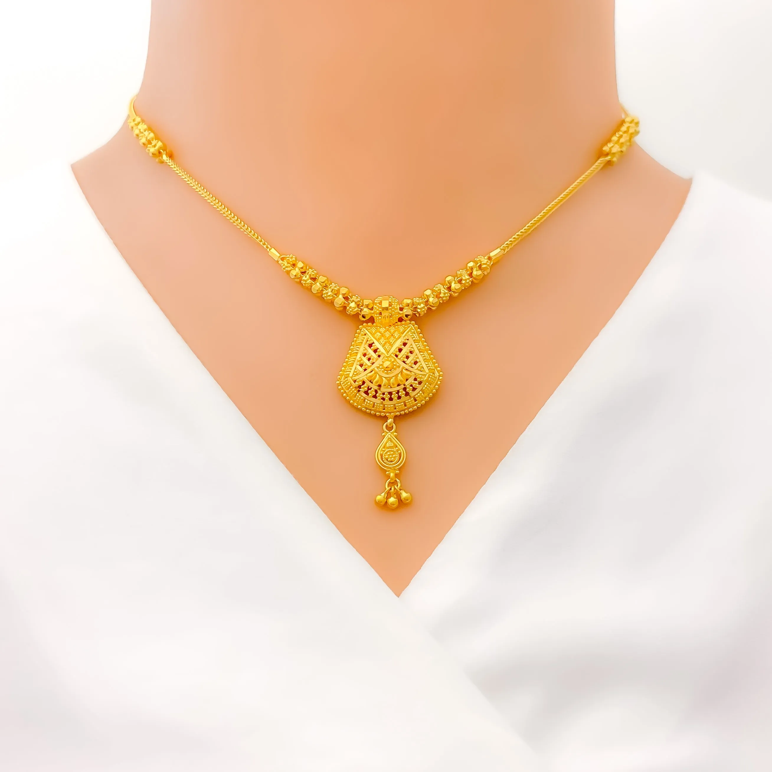 Attractive Dangling Gold Necklace Set