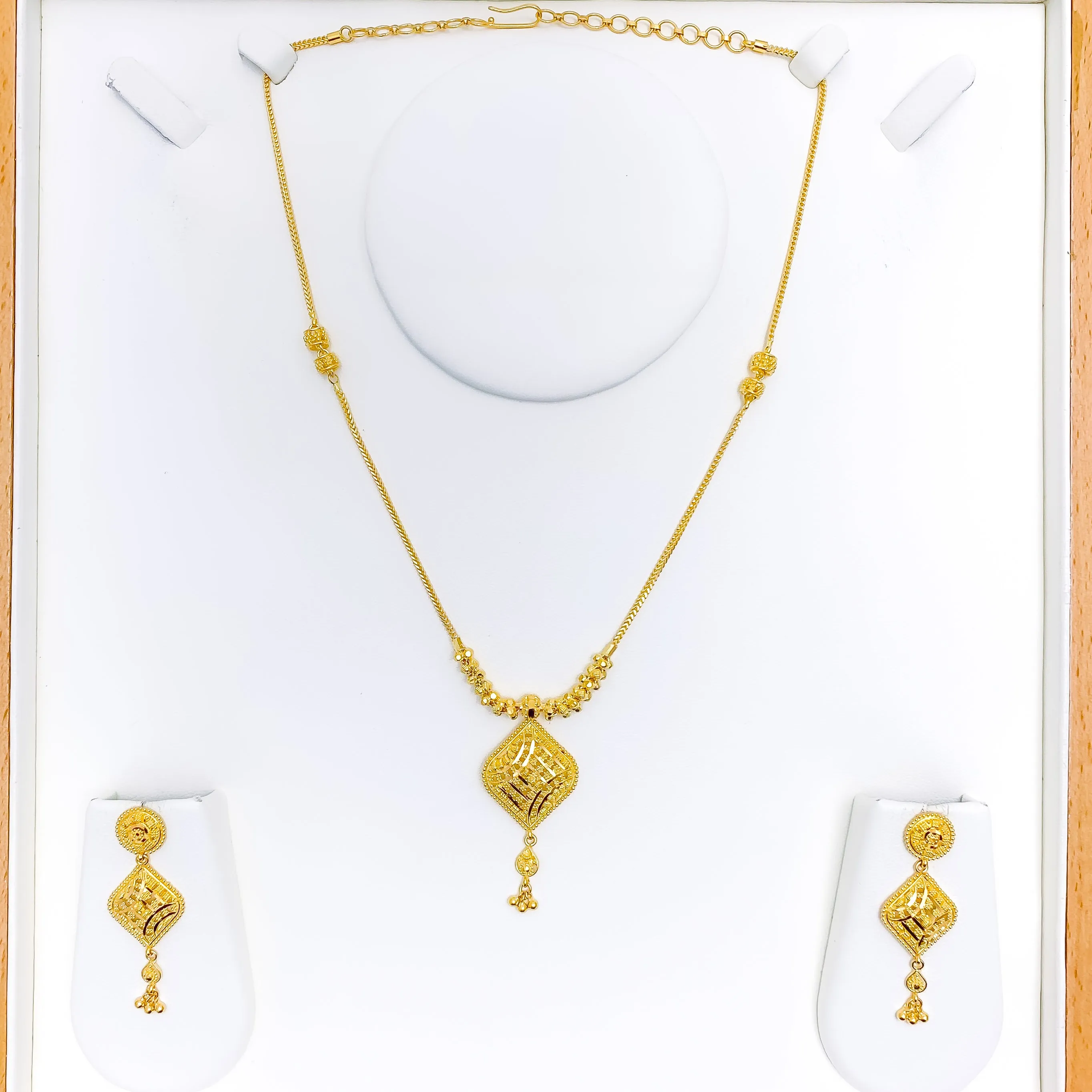 Beautiful Detailed Multi-Bead Necklace Set