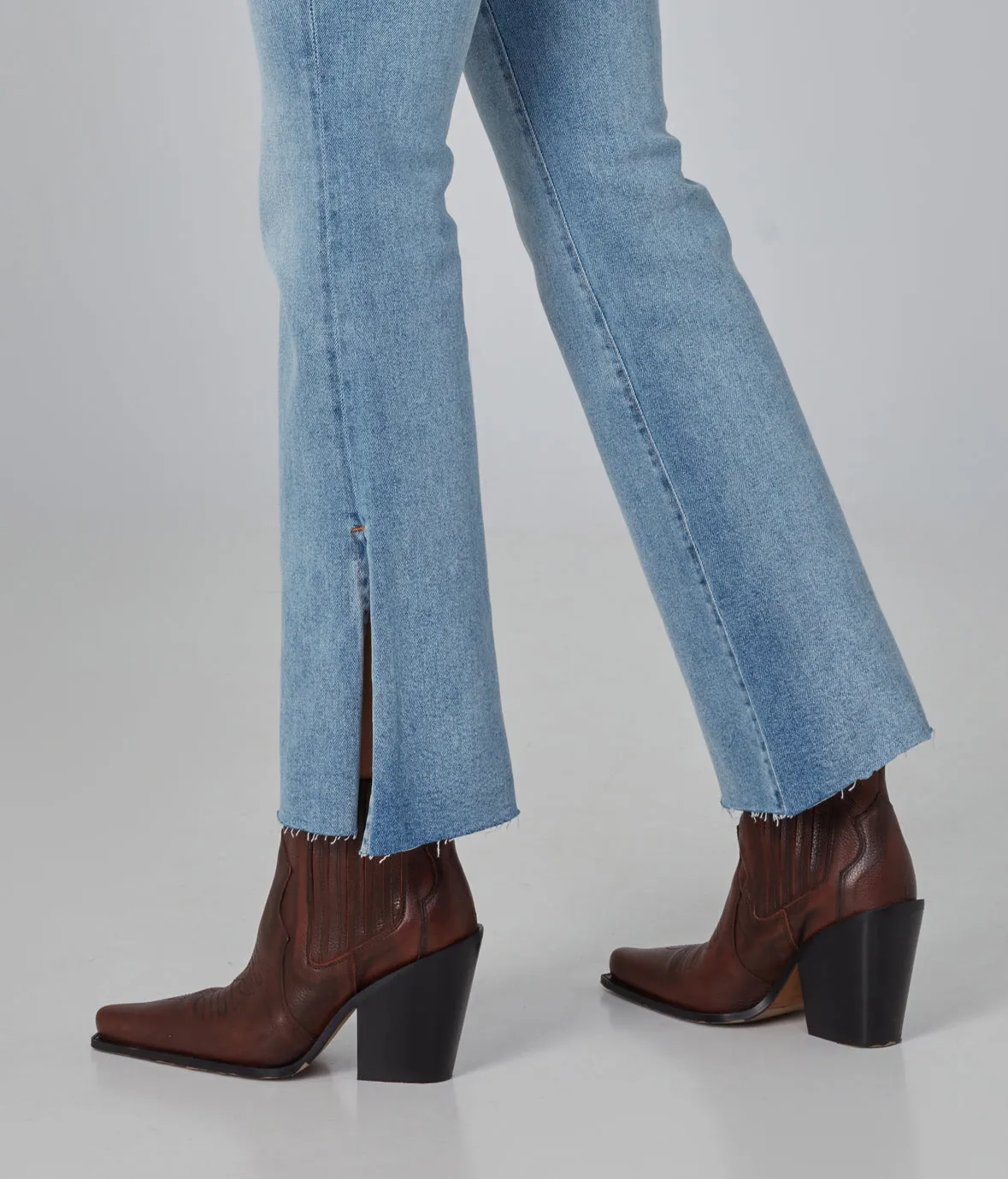 BILLIE-DS High Rise Bootcut Jeans