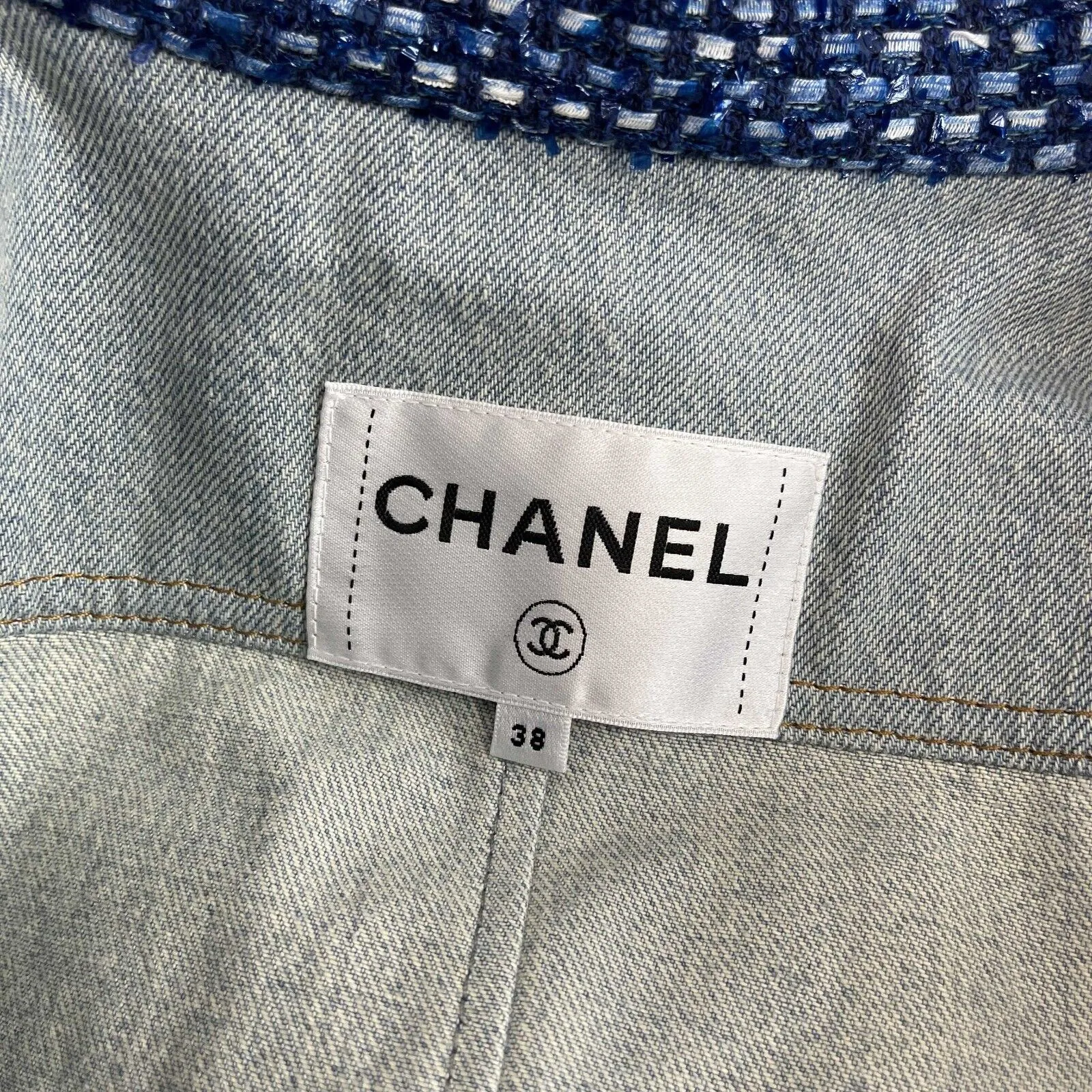 Chanel Excellent Denim Jean jacket 2020 denim blue 38 US 6 Raw Edge Coat