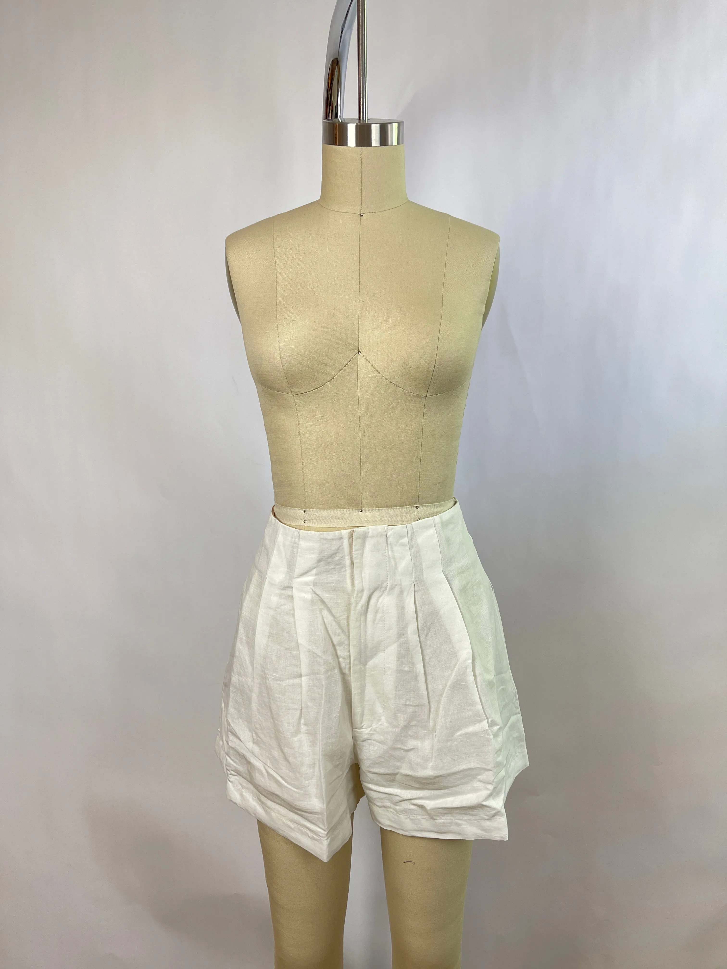 Doen Larue Short in Salt (10/L)