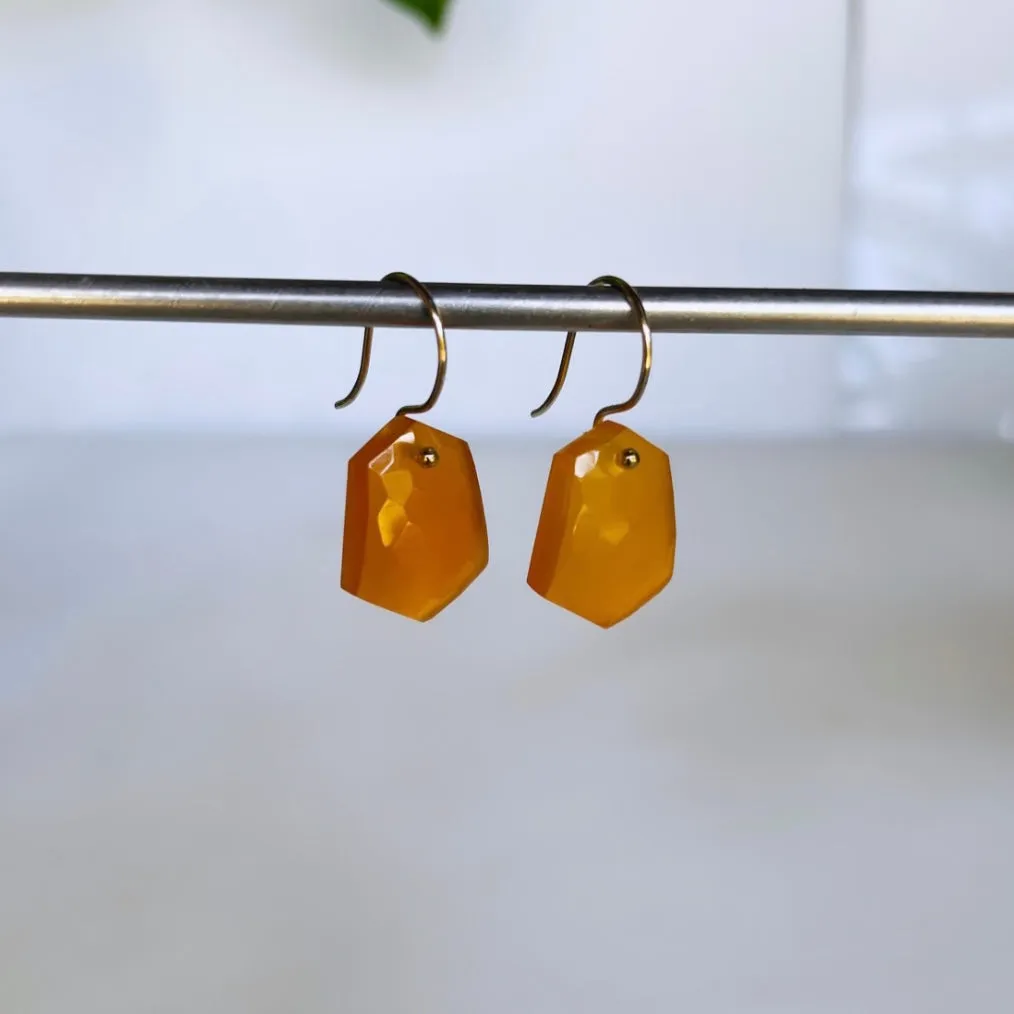 Midi pointed hexagon carnelian earrings