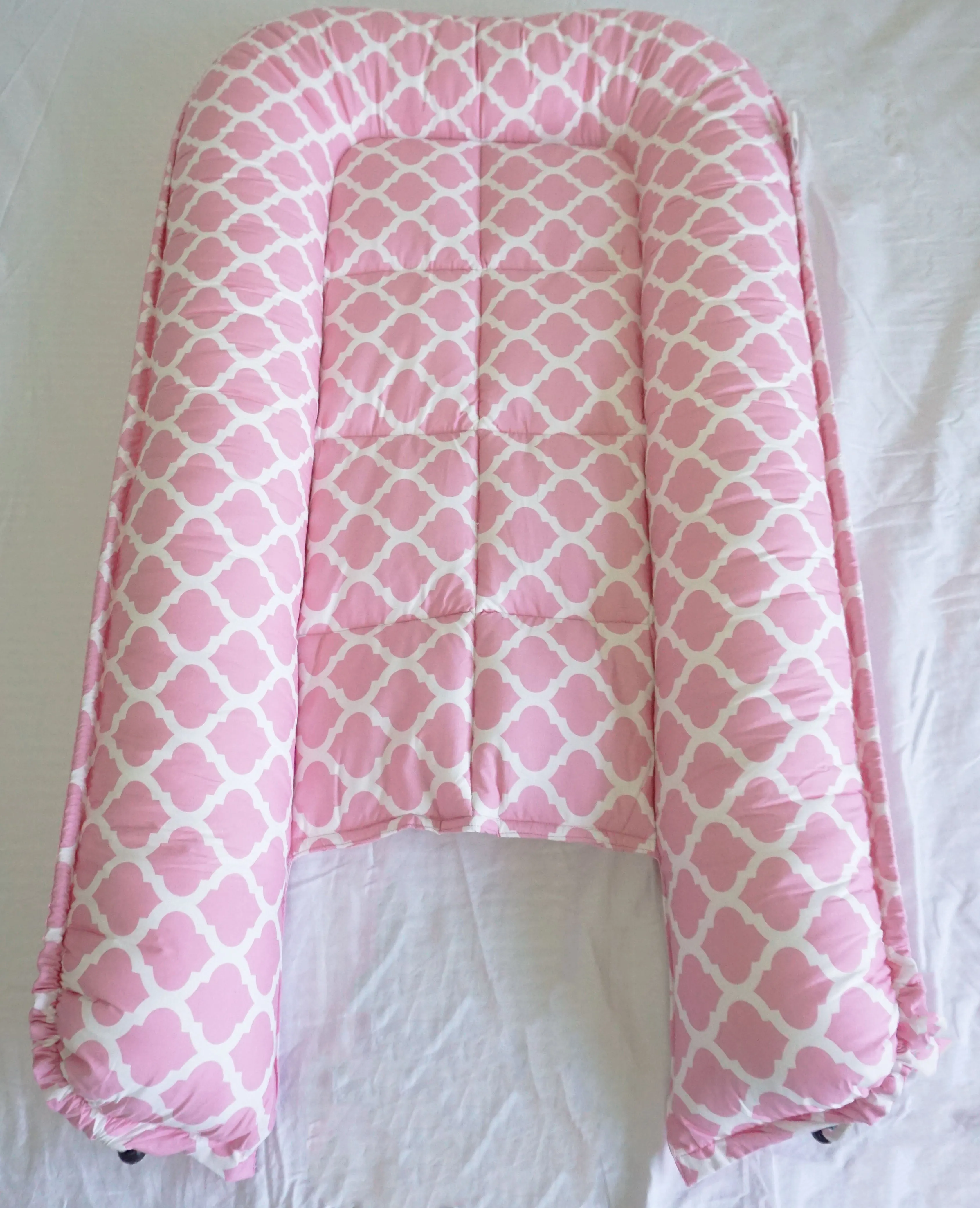 Quarterfoil in Pink (Limited Edition) - Bed and Head Pillow