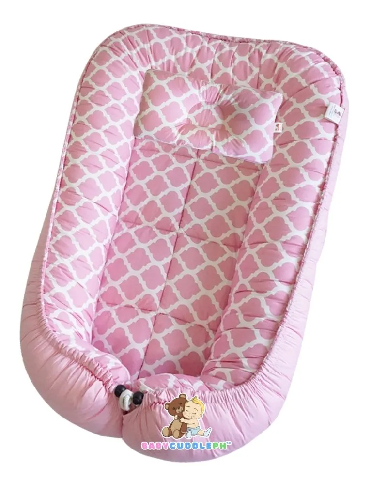 Quarterfoil in Pink (Limited Edition) - Bed and Head Pillow