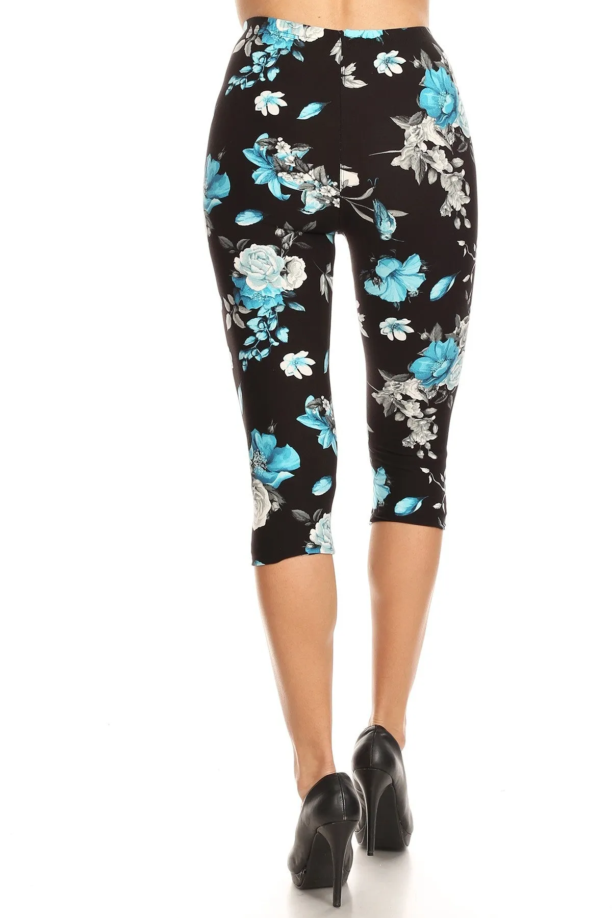 Women's Plus Blue Flower and Bird Printed Cropped Capri Leggings